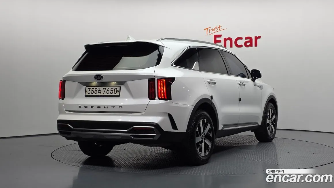 Kia Sorento — фото 8