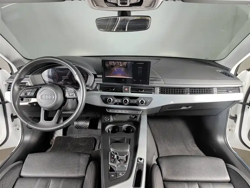 Audi A4L 2021 из CN, фото 7