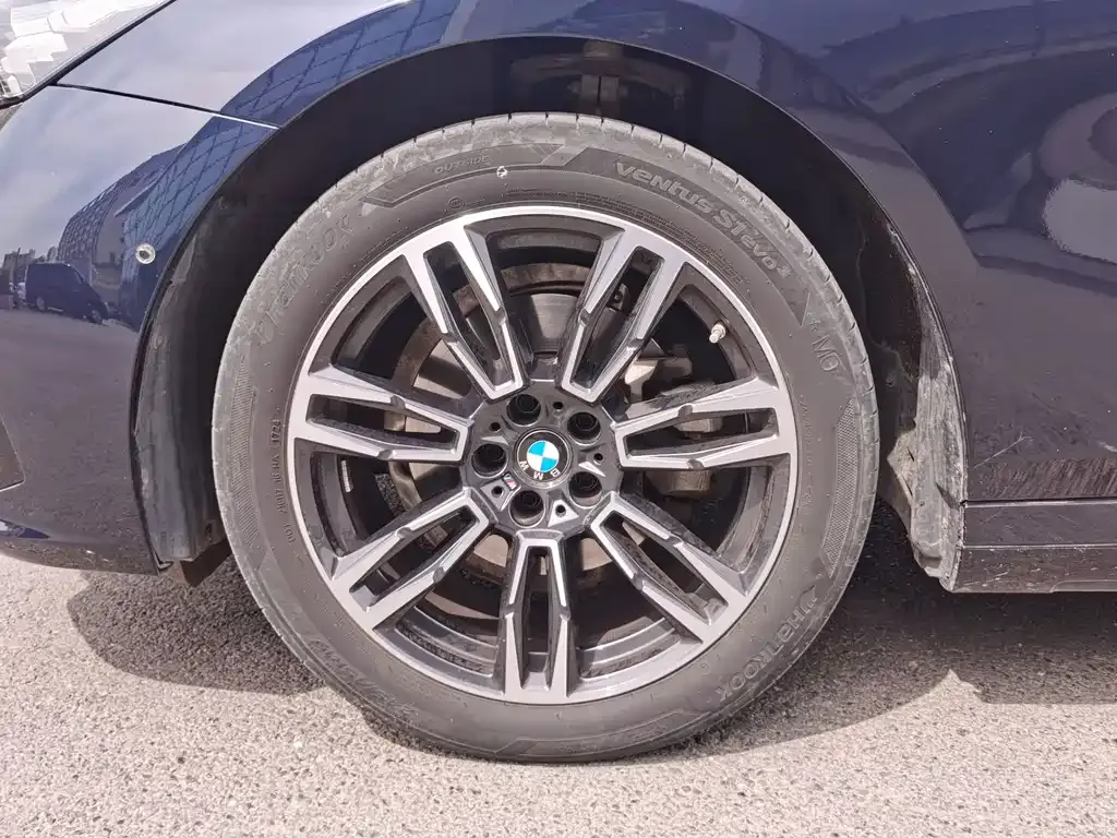 BMW 5 Series 2024 из CN, фото 9