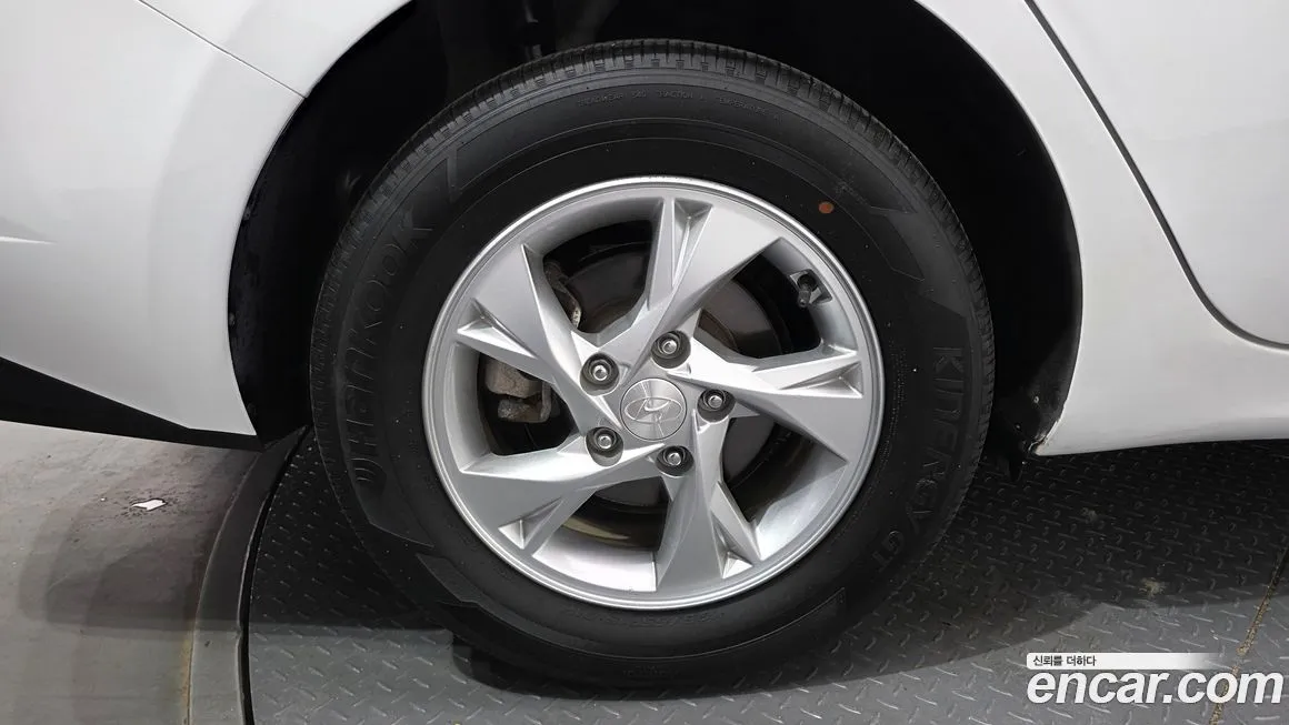 Hyundai AVANTE — фото 9