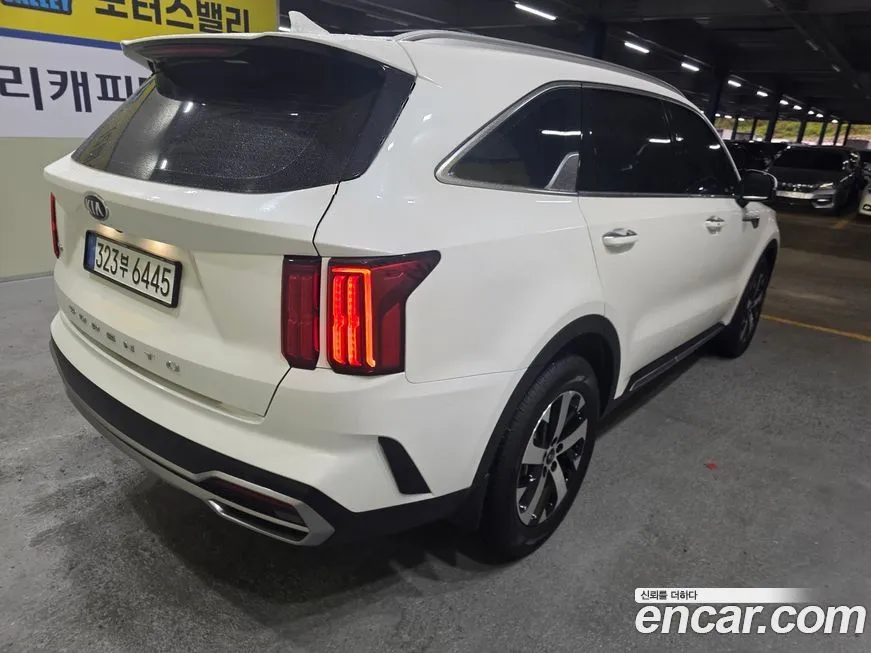 Kia Sorento — фото 8