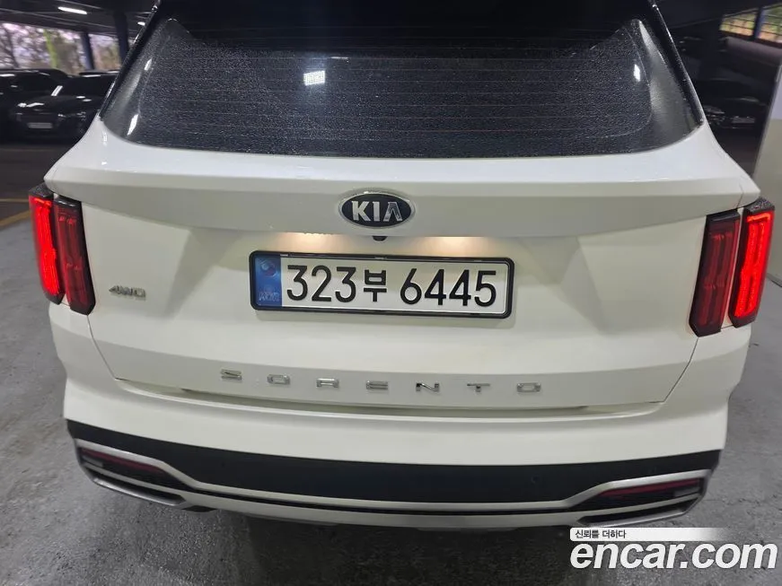 Kia Sorento — фото 9