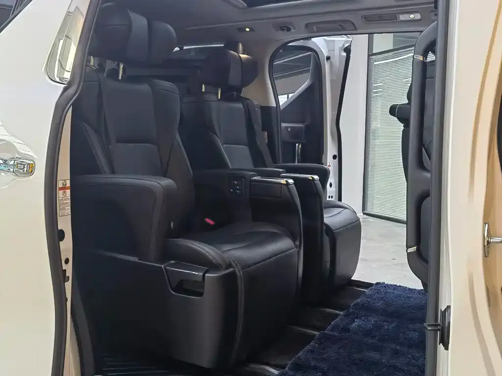 Toyota Vellfire 2021 из CN, фото 9