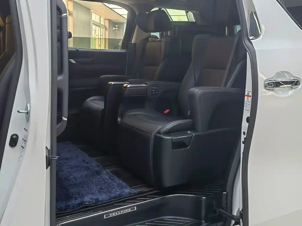 Toyota Vellfire 2021 из CN, фото 5