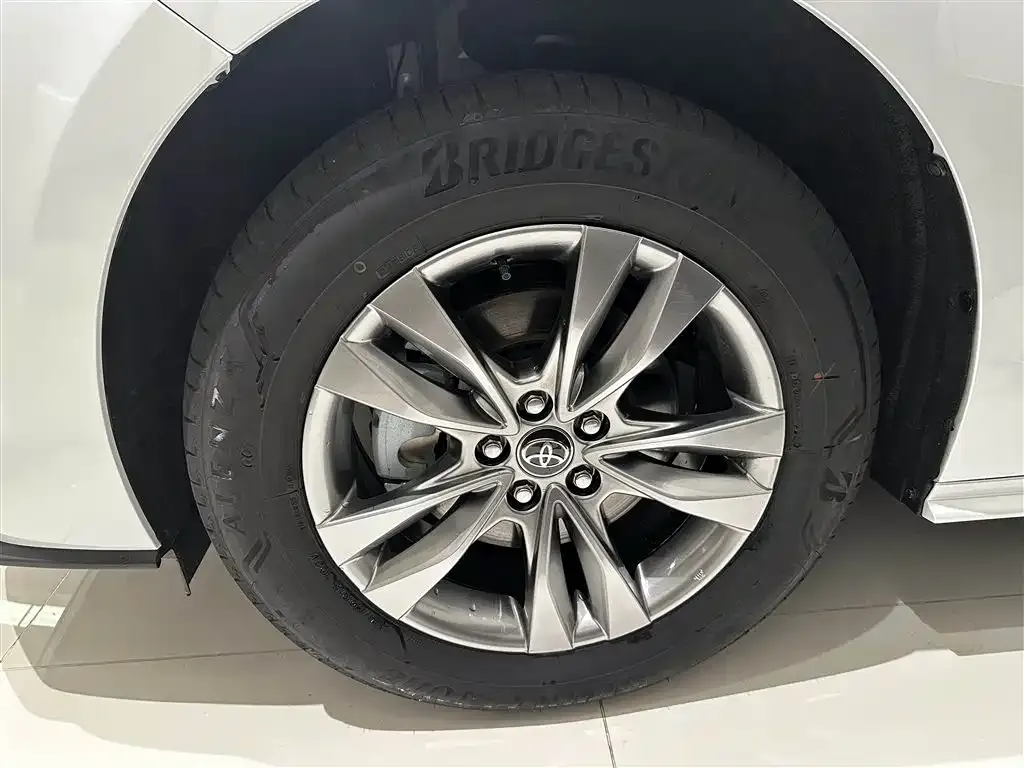 Toyota Sienna 2025 из CN, фото 6