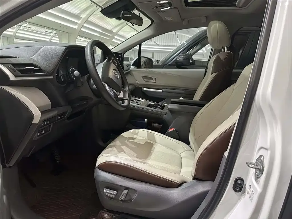 Toyota Sienna 2025 из CN, фото 10