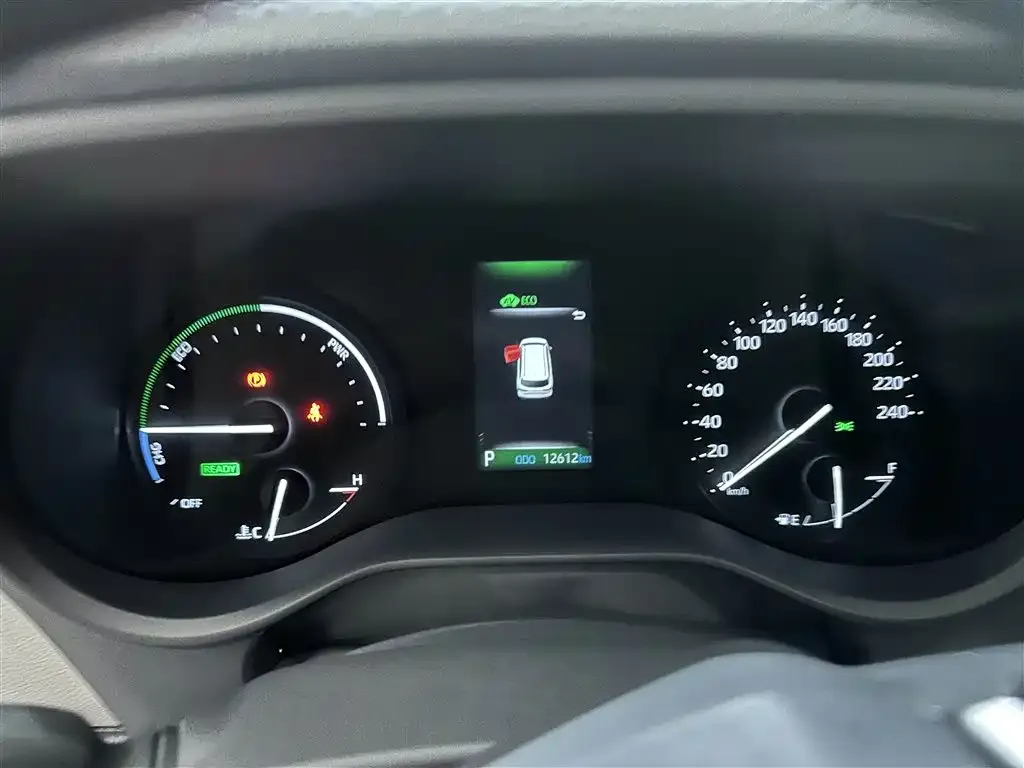 Toyota Sienna 2025 из CN, фото 2