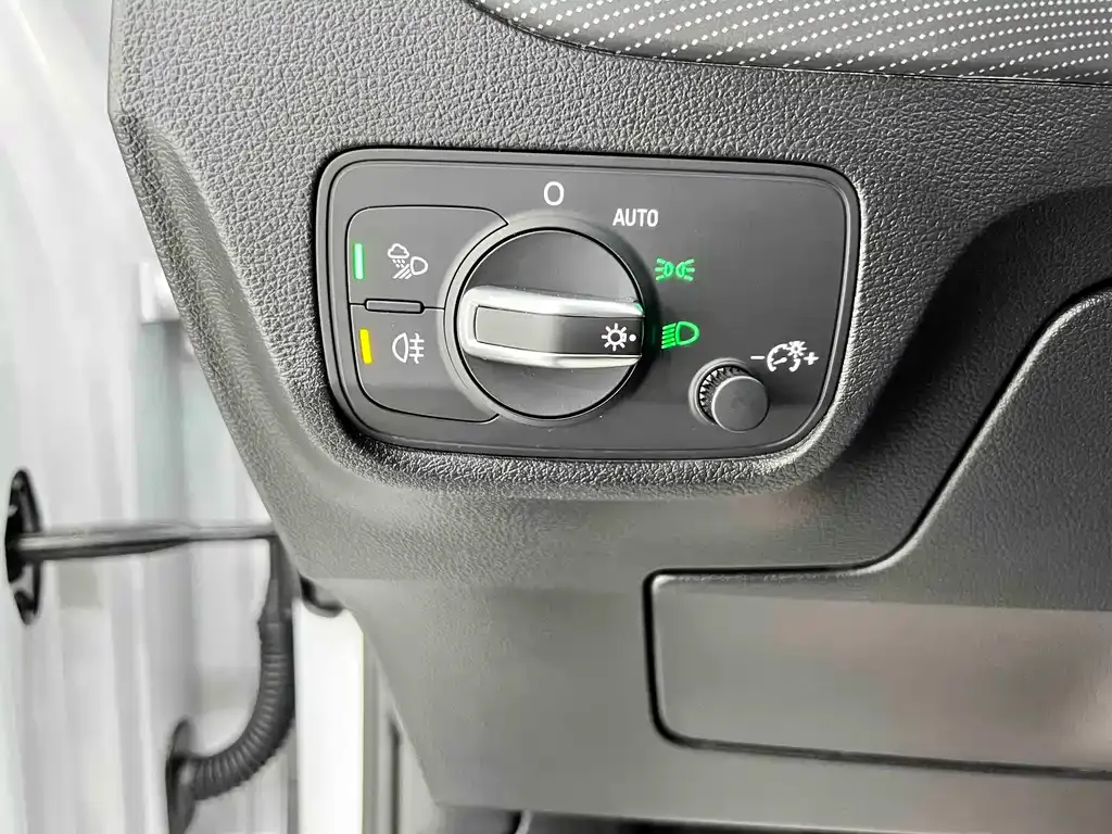 Audi Q2L 2023 из CN, фото 10