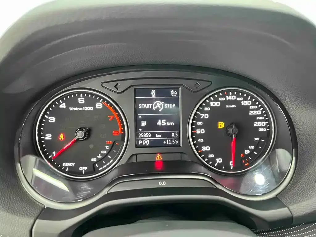 Audi Q2L 2023 из CN, фото 4