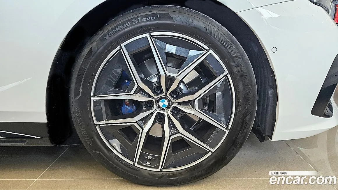 BMW 5-Series 2024 из KR, фото 9