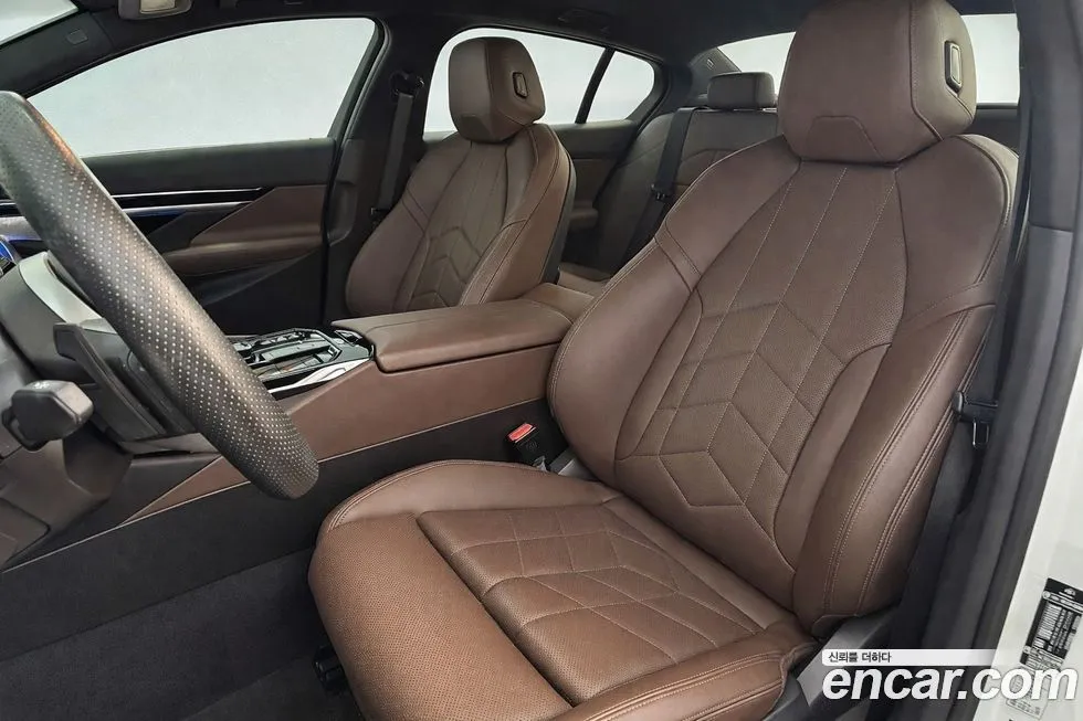 BMW 5-Series 2024 из KR, фото 5