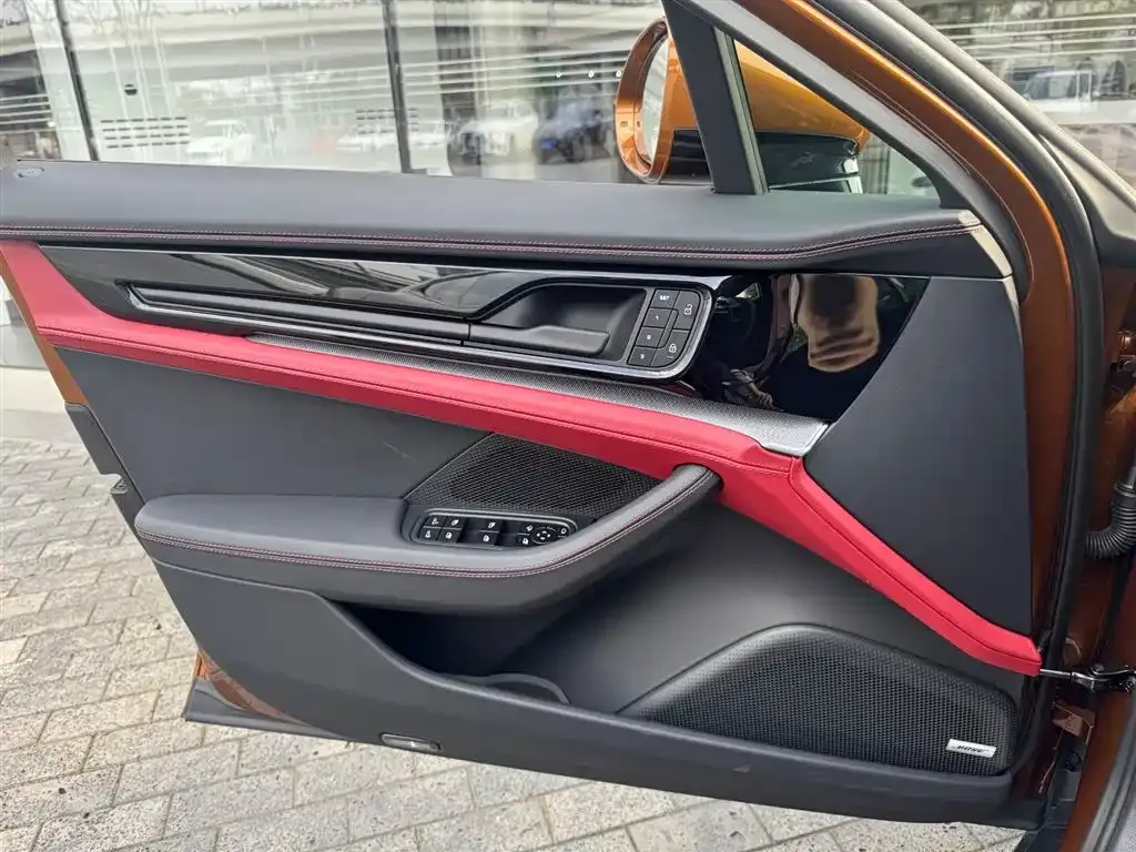 Porsche Panamera 2025 из CN, фото 10