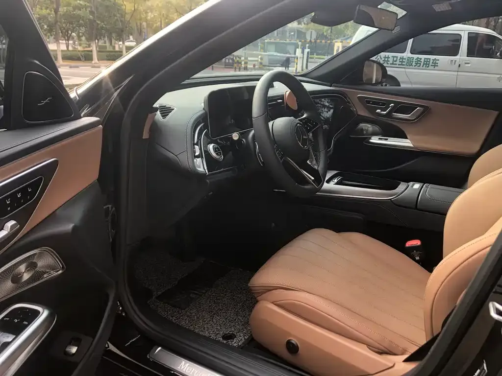 Mercedes-Benz E-Class 2024 из CN, фото 2