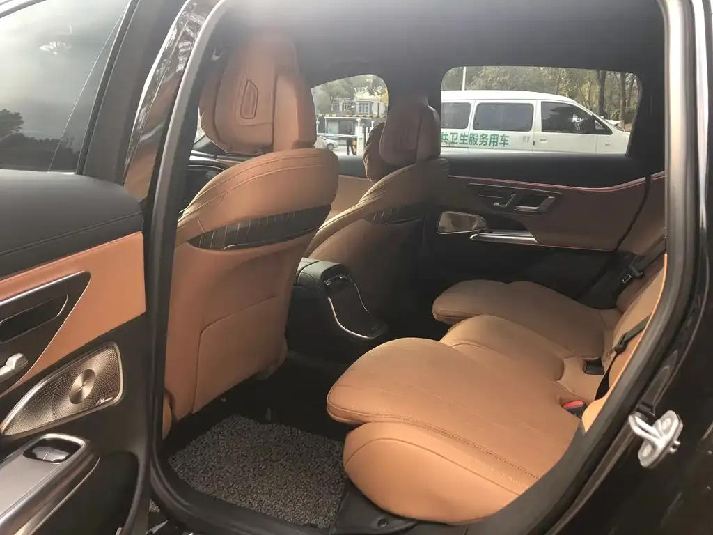 Mercedes-Benz E-Class 2024 из CN, фото 6
