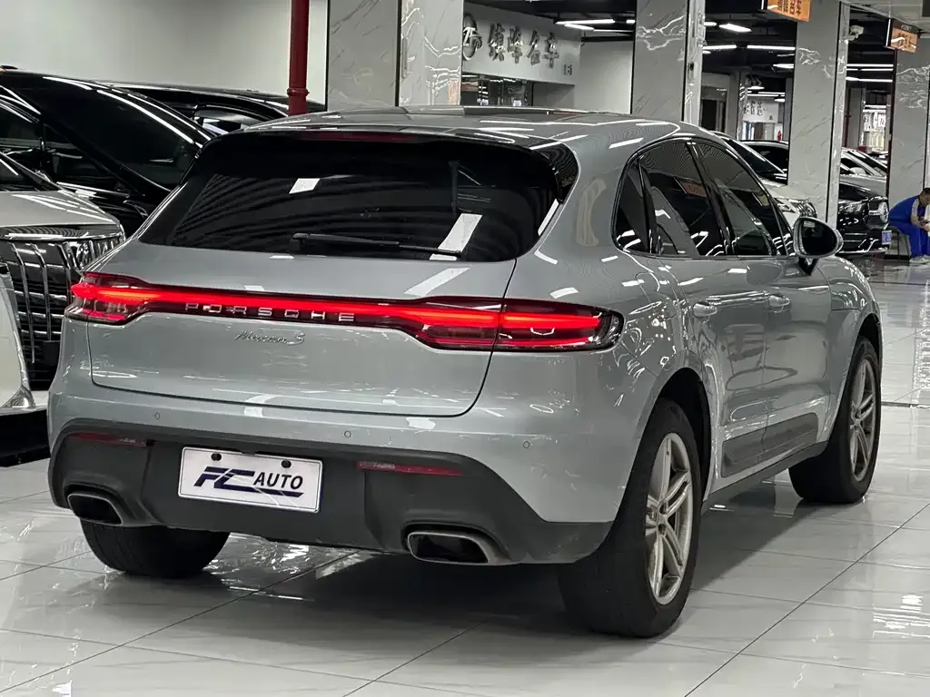 Porsche Macan — фото 6