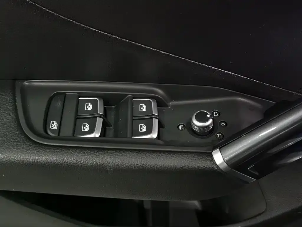 Audi Q2L 2021 из CN, фото 4