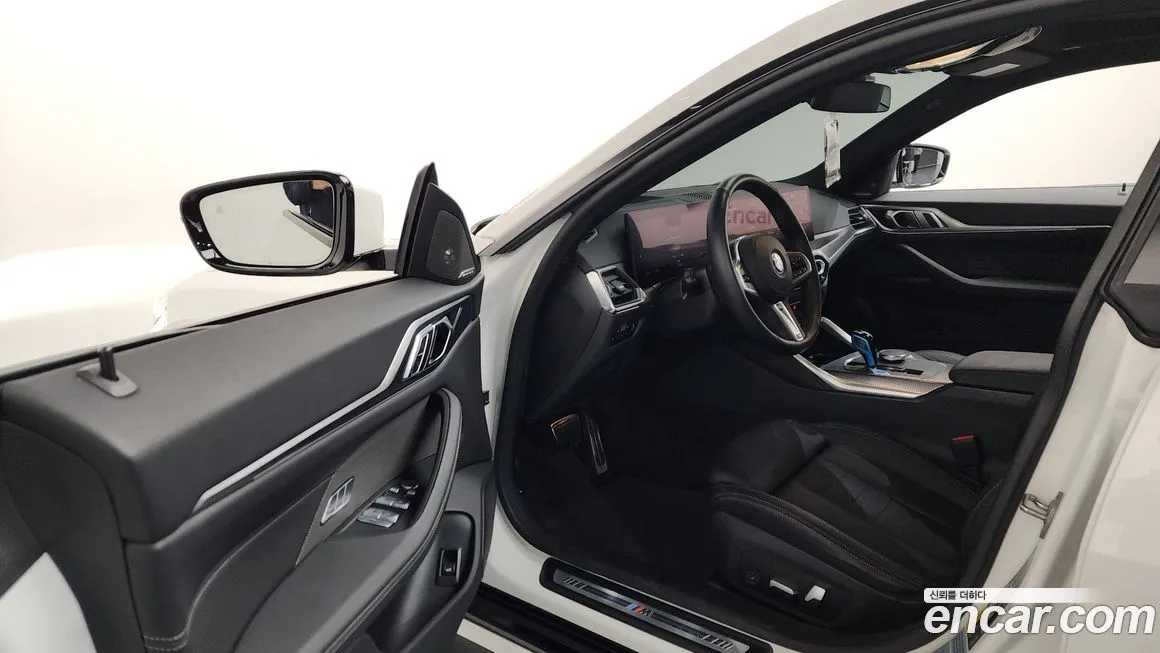 BMW i4 — фото 9