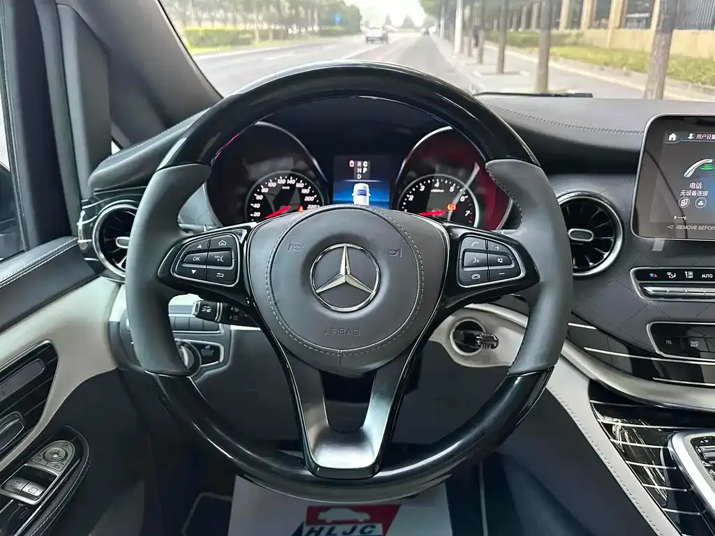 Mercedes-Benz V-Class 2023 из CN, фото 3