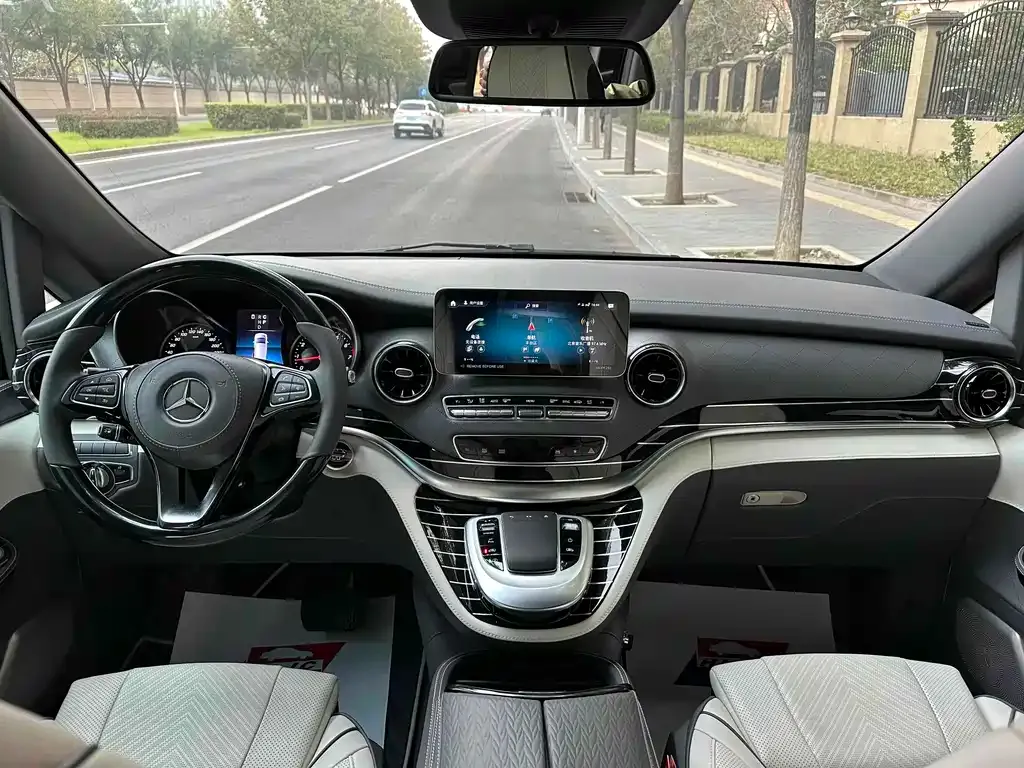 Mercedes-Benz V-Class 2023 из CN, фото 8