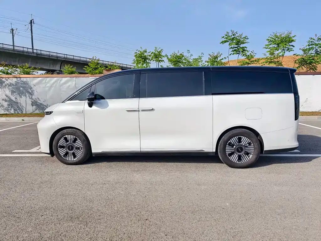 Geely Yizhen L380 2024 из CN, фото 6