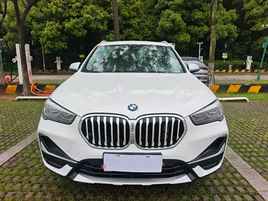BMW X1 — фото 9
