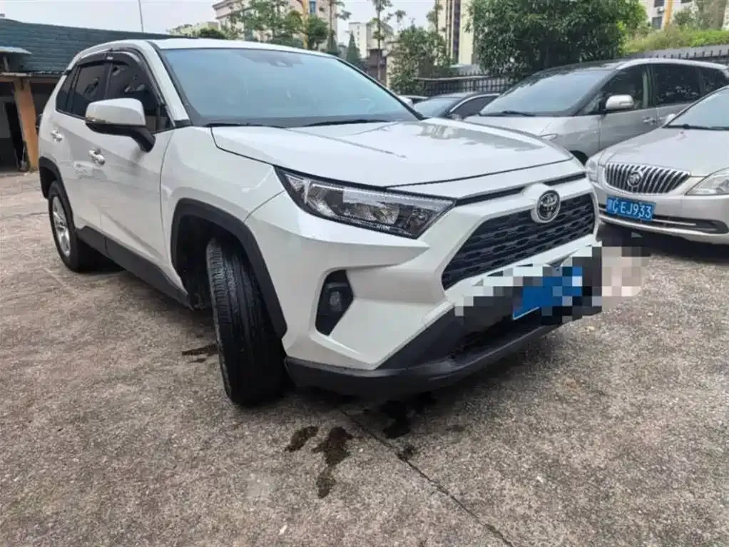 Toyota RAV4 2023 из CN, фото 4