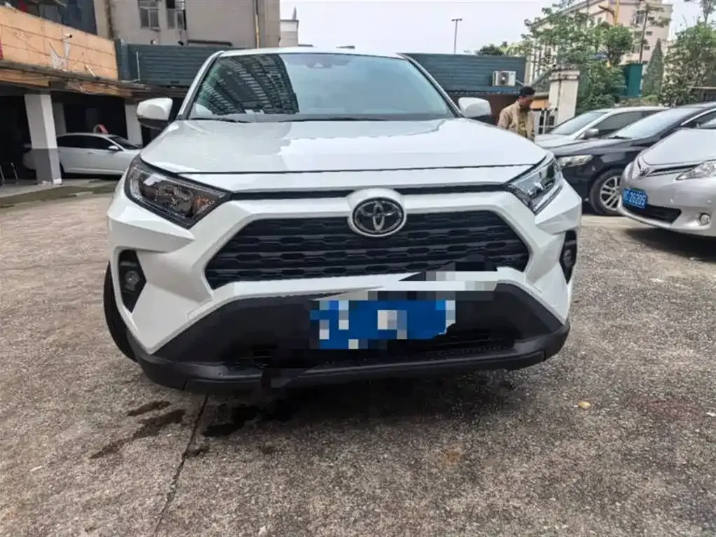 Toyota RAV4 2023 из CN, фото 9
