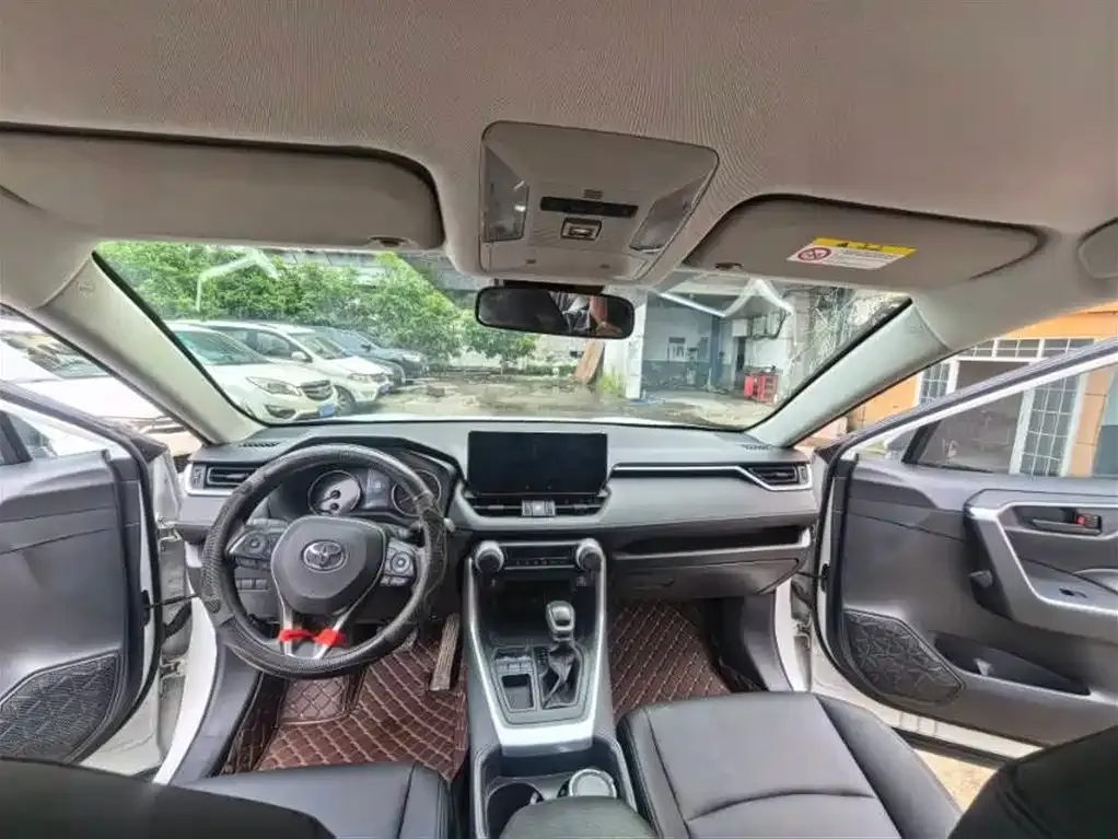 Toyota RAV4 2023 из CN, фото 8
