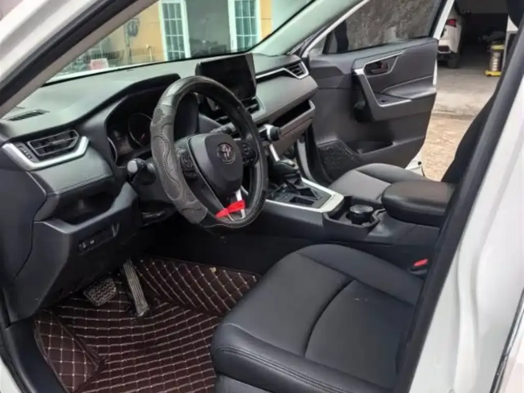 Toyota RAV4 2023 из CN, фото 5