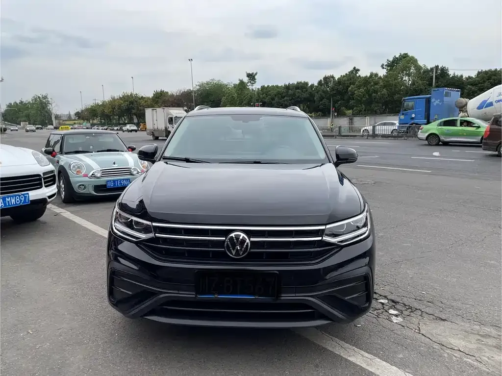 Volkswagen Tiguan L — фото 6