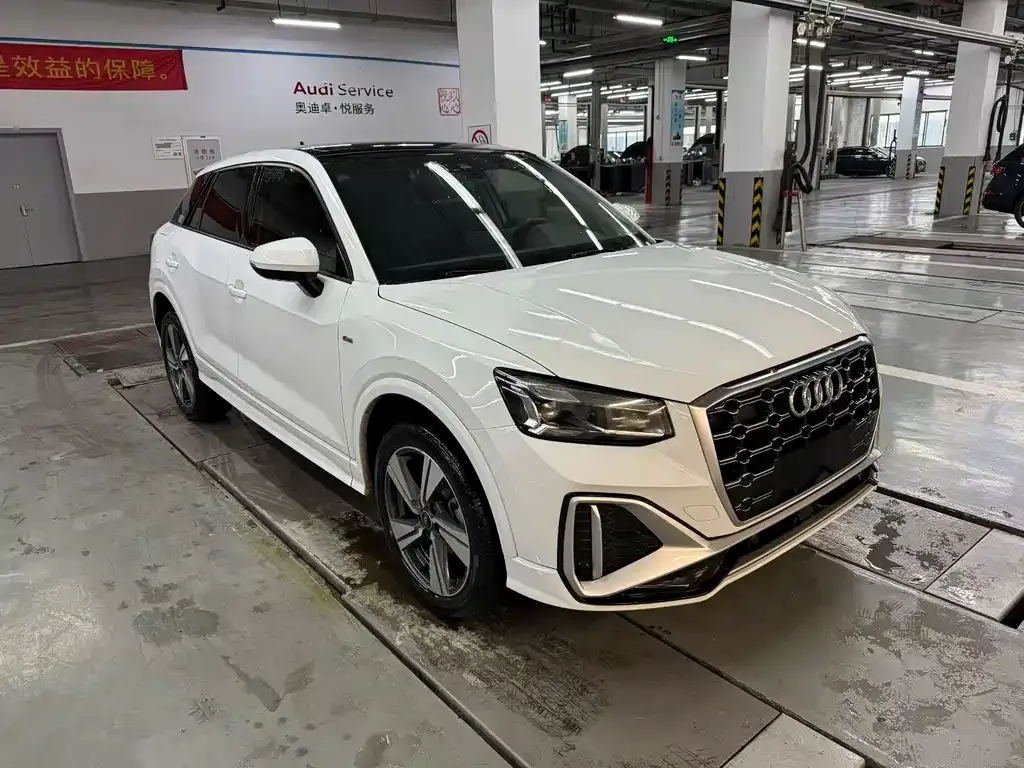 Audi Q2L 2023 из CN, фото 2