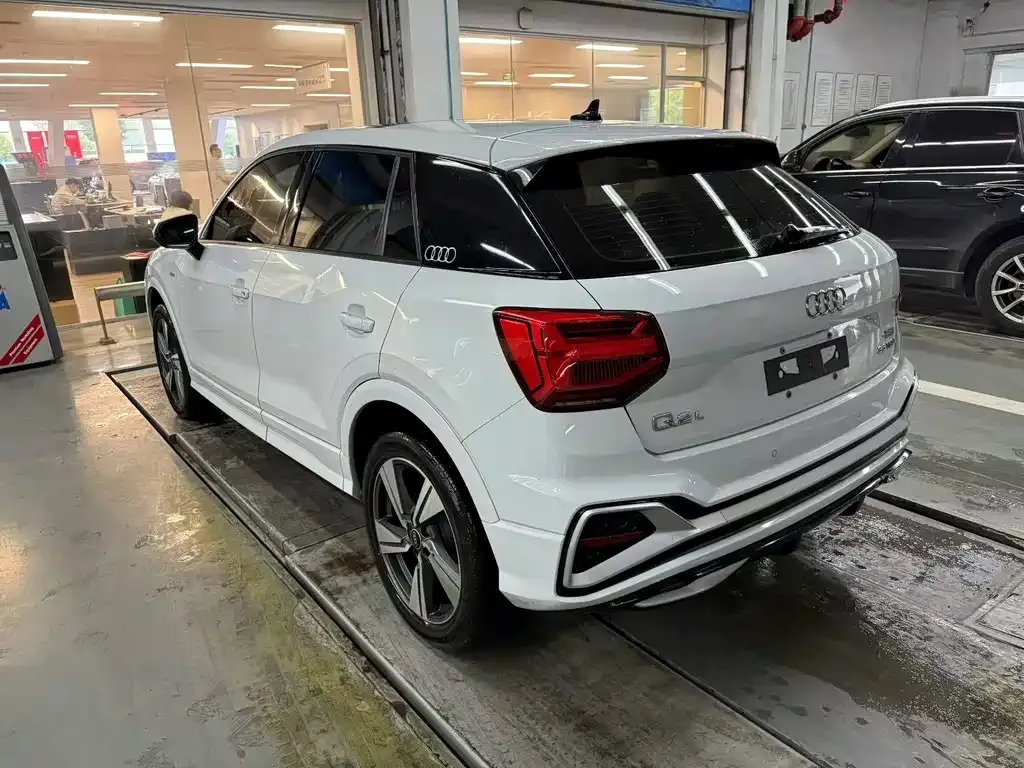 Audi Q2L 2023 из CN, фото 6