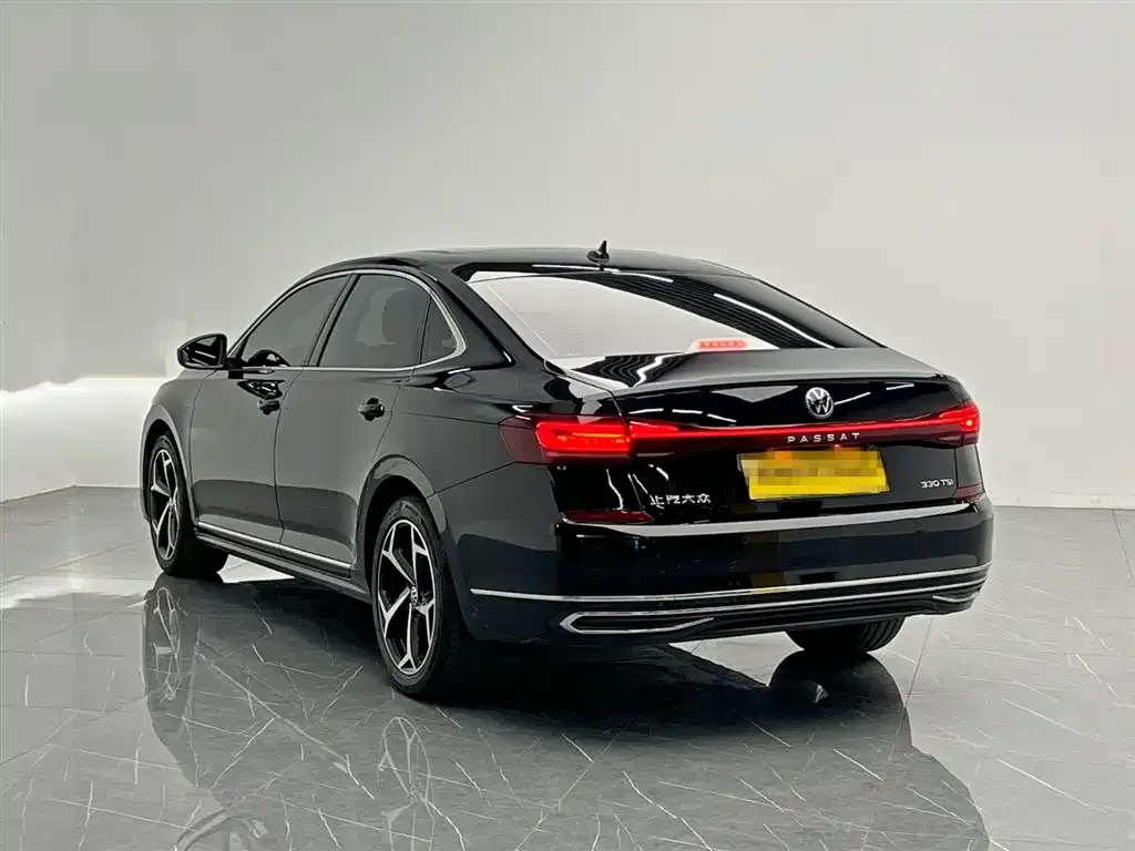Volkswagen Passat — фото 4
