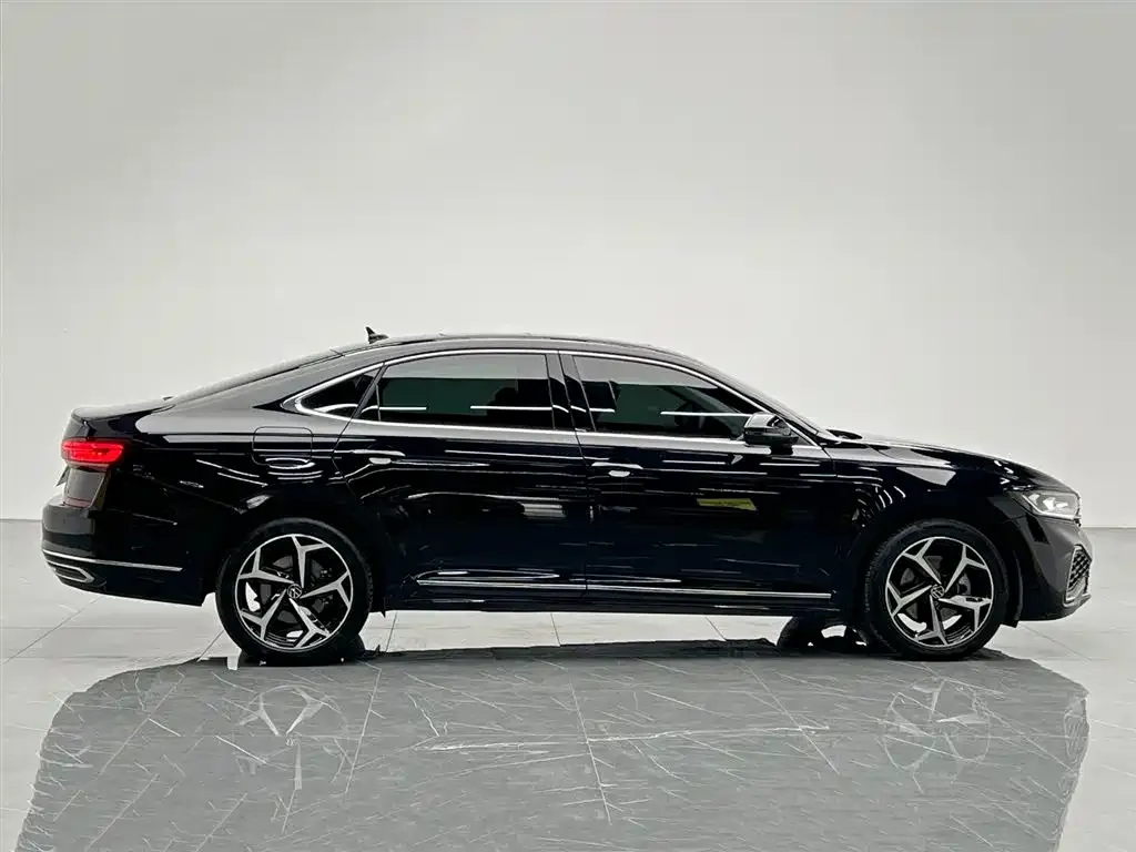 Volkswagen Passat — фото 8