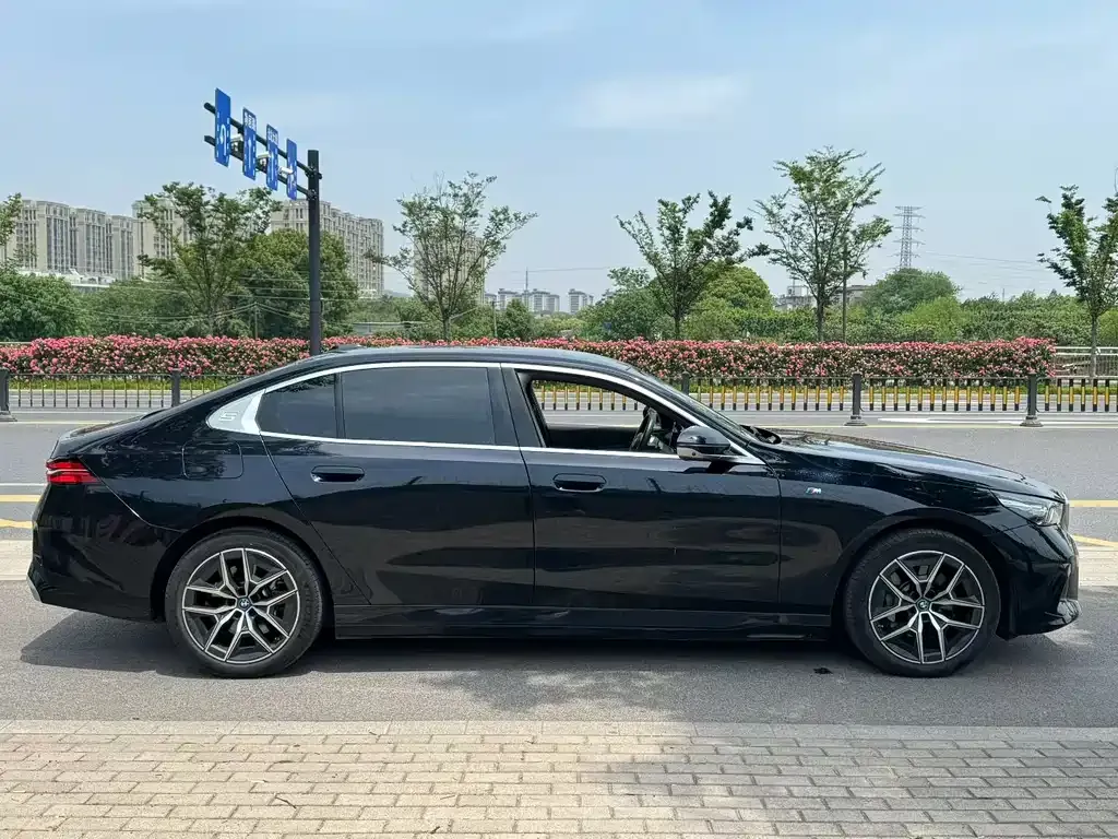BMW i5 2024 из CN, фото 5
