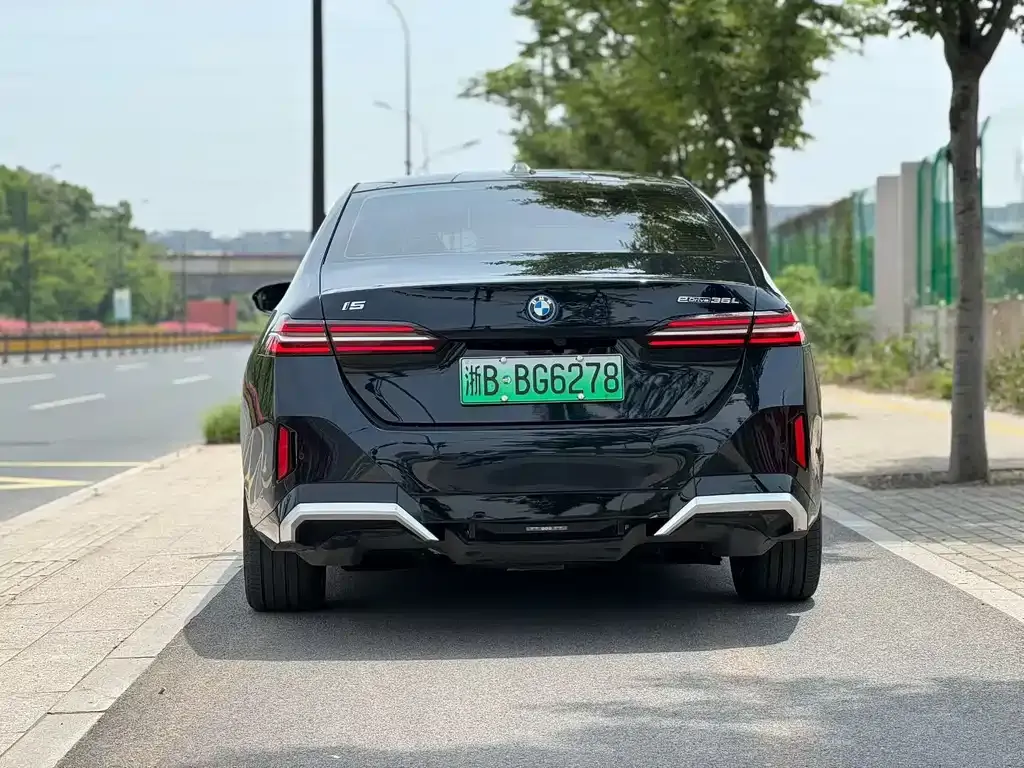 BMW i5 2024 из CN, фото 7