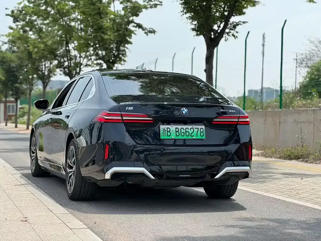 BMW i5 2024 из CN, фото 2