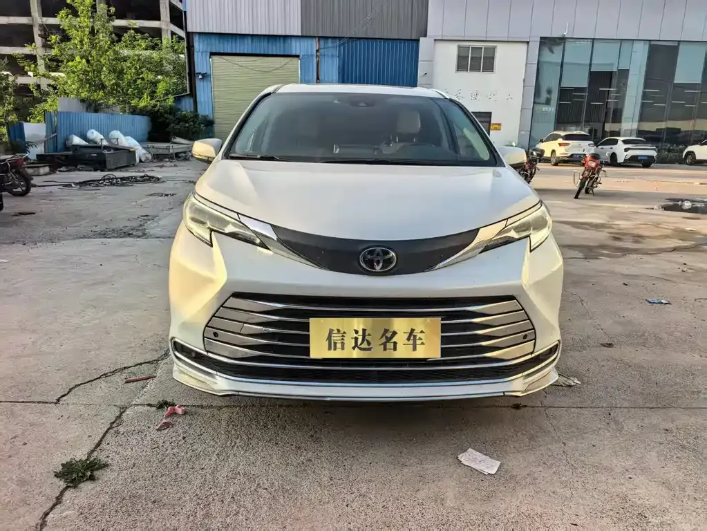 Toyota Sienna 2024 из CN, фото 9