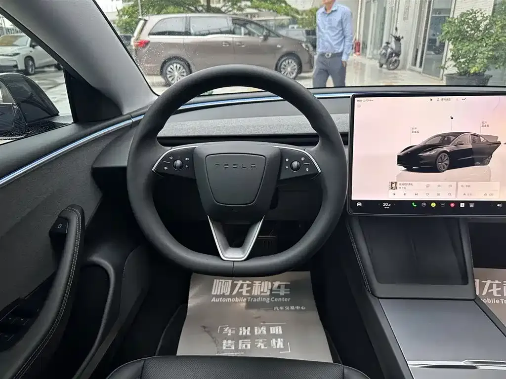 Tesla Model 3 — фото 4