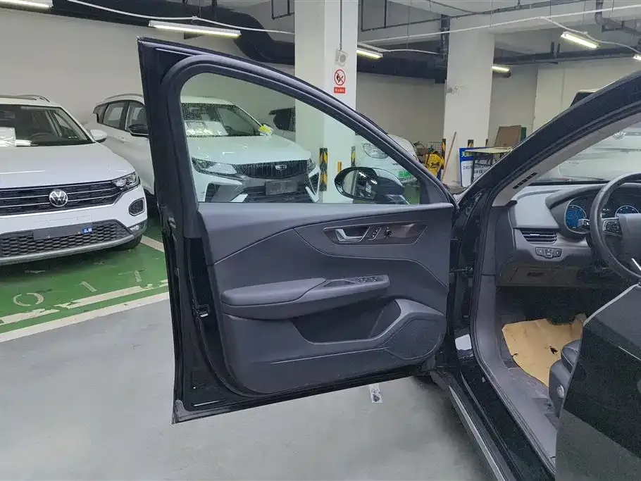 Hongqi E-QM5 2023 из CN, фото 9