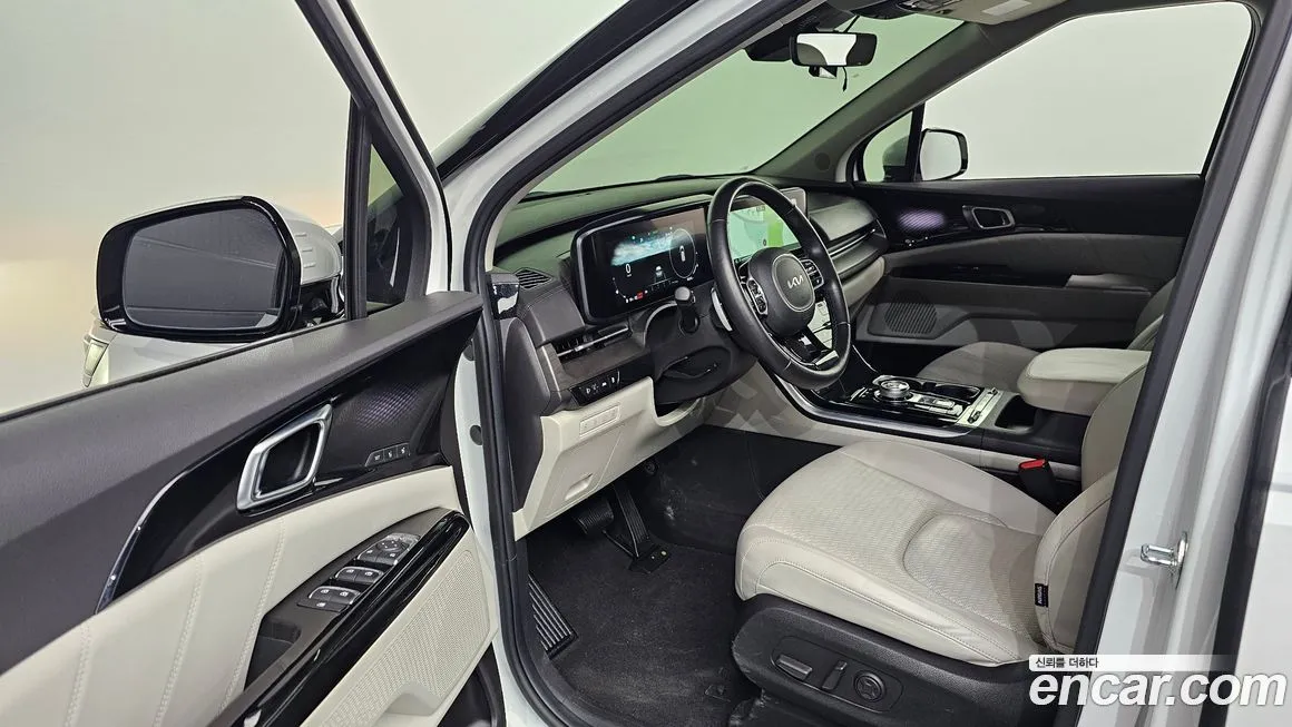 Kia Carnival — фото 10