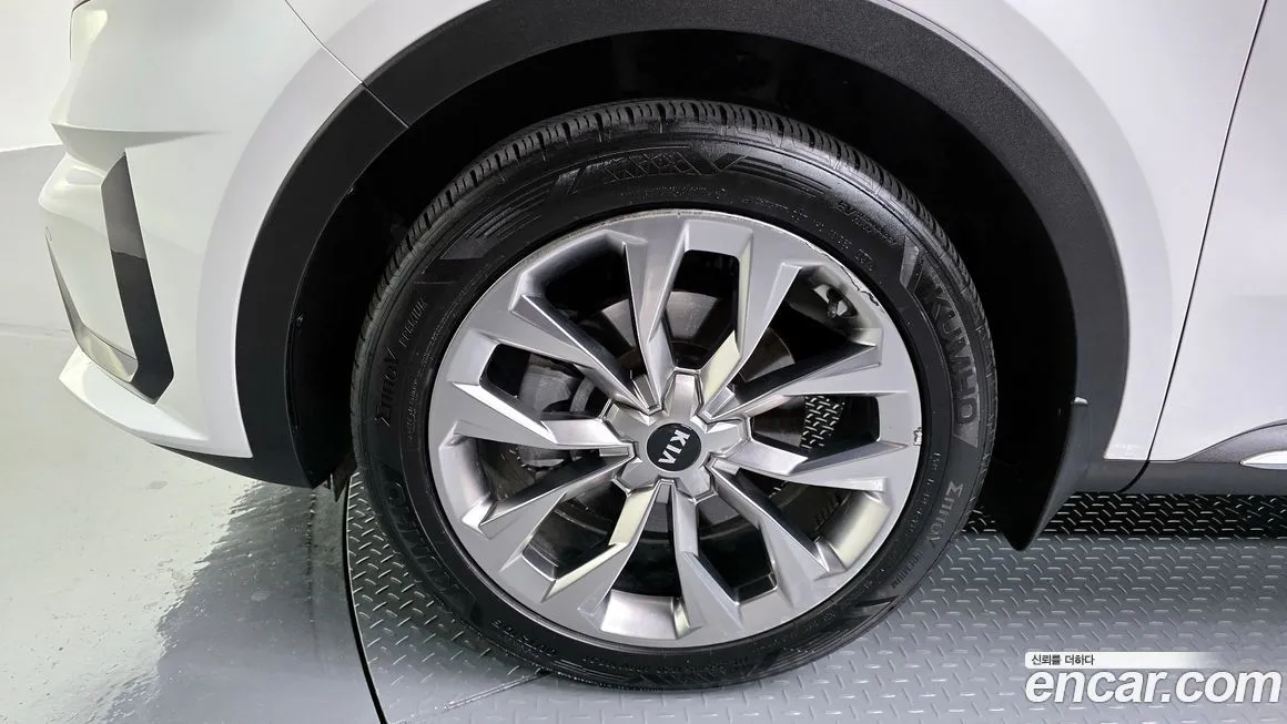 Kia Sorento — фото 8