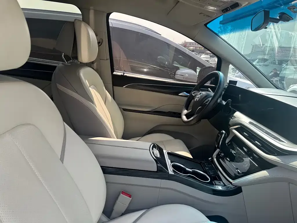 Buick GL8 2022 из CN, фото 10