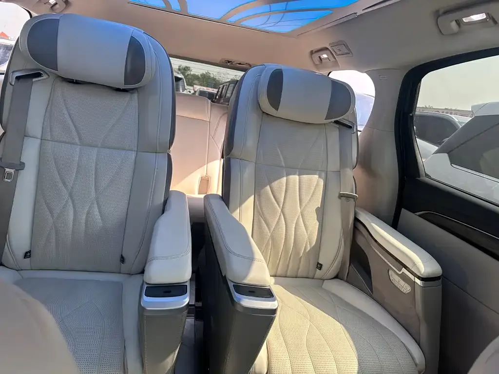 Buick GL8 2022 из CN, фото 9