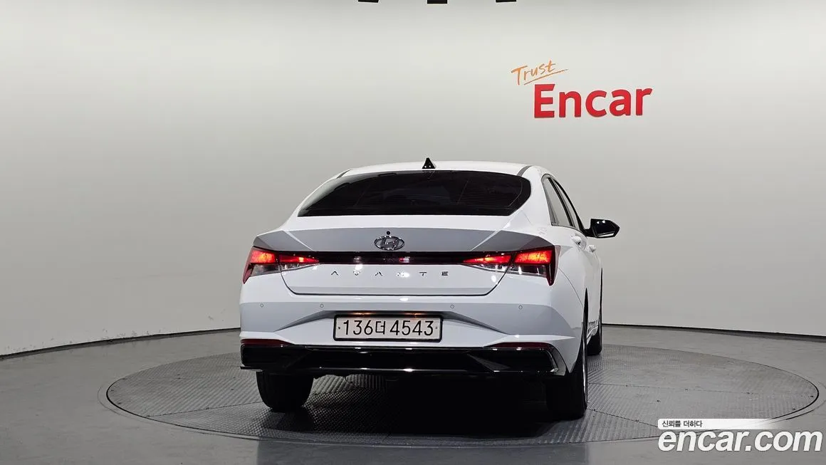 Hyundai AVANTE — фото 3