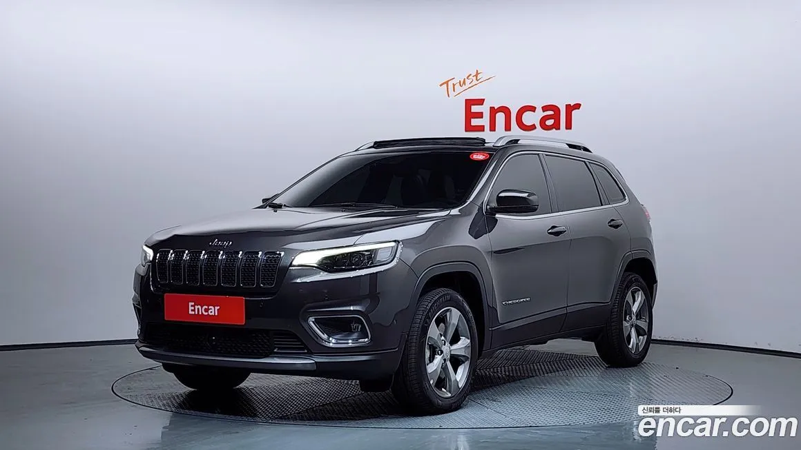 Jeep Cherokee — фото 1