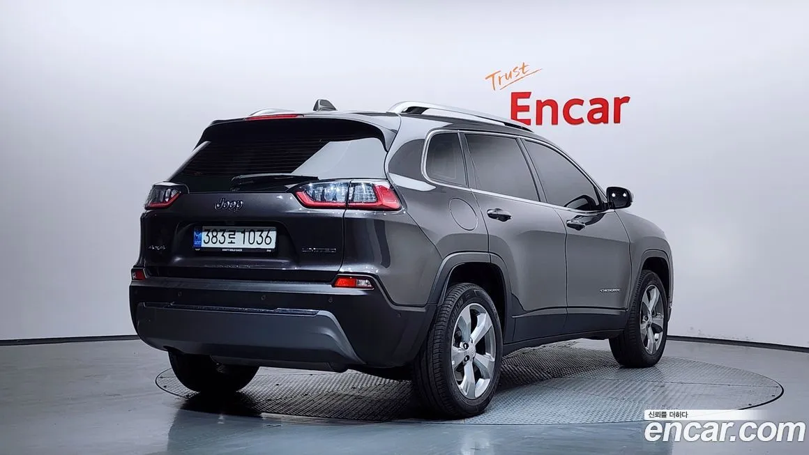 Jeep Cherokee — фото 9