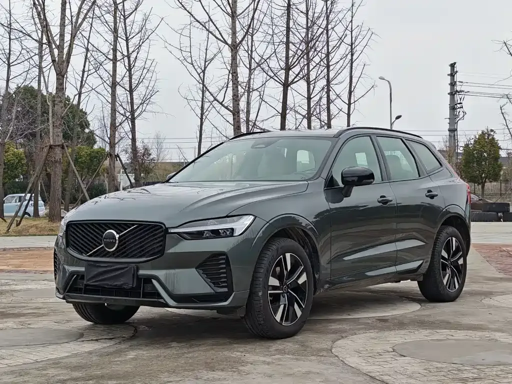 Volvo XC60 — фото 1