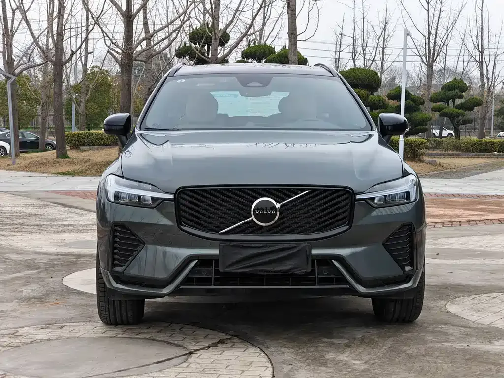 Volvo XC60 — фото 10