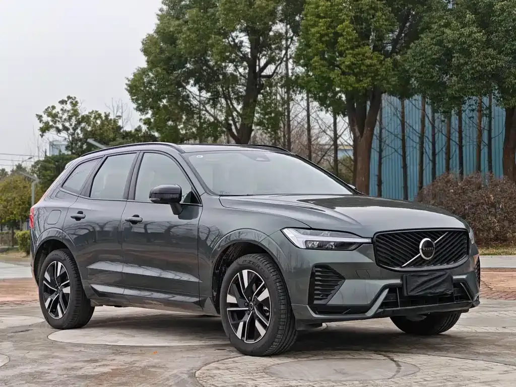 Volvo XC60 — фото 7
